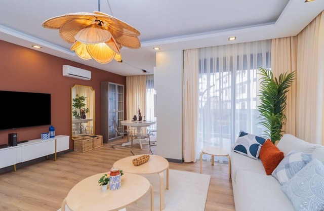 Sleek and Central Apartment in Muratpasa