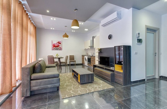 Sleek Apt Prime Location, Sliema