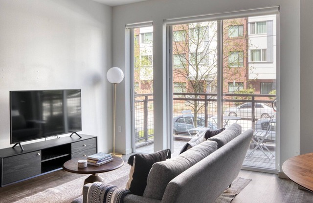 Sleek First Hill Jr 1BR w/Gym, Lounge & Rooftop, nr Park, by Blueground