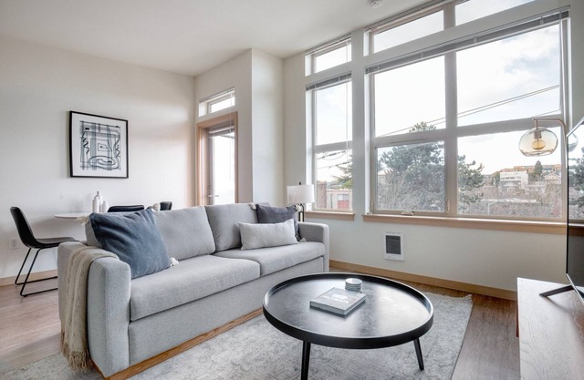 Sleek Wallingford 1BR w/Lounge & W/D, nr shops & bars, by Blueground