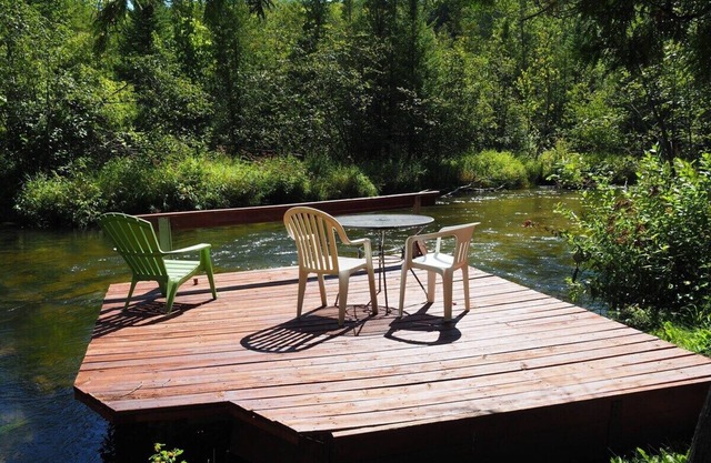 Sleeping Bear Riverside Cabins - Cabin #4