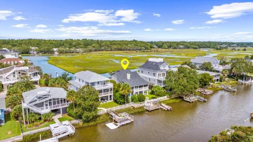 Sleeps 24 Waterfront Dock Golf Cart Walk to Beach