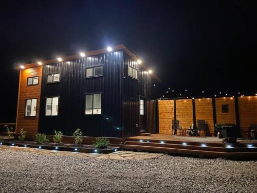 Sleeps 5-6 Near RRG-Hot Tub-Nice Sunrise-Quiet