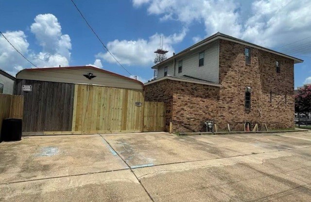 Sleeps8/Designer Shower/Central Area