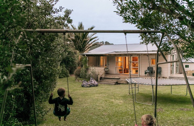 Slow & Relaxing Days at the cutest old school bach- family & pet-friendly