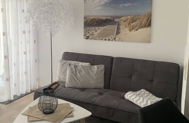 Small apartment with lake view, balcony and Wi-Fi