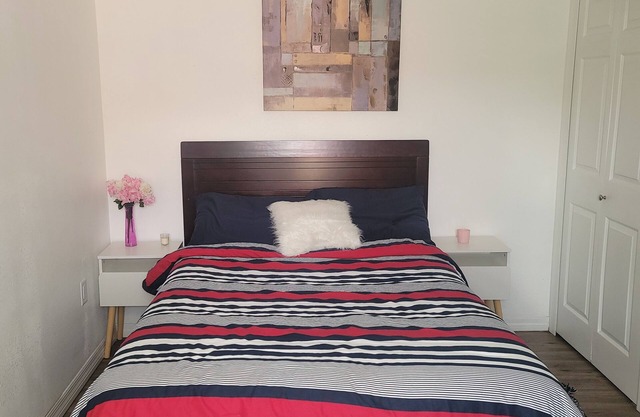 small, cozy and private, independent studio in an excellent location