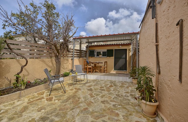 Small holiday home on the outskirts of Aghios Mattaios, Corfu