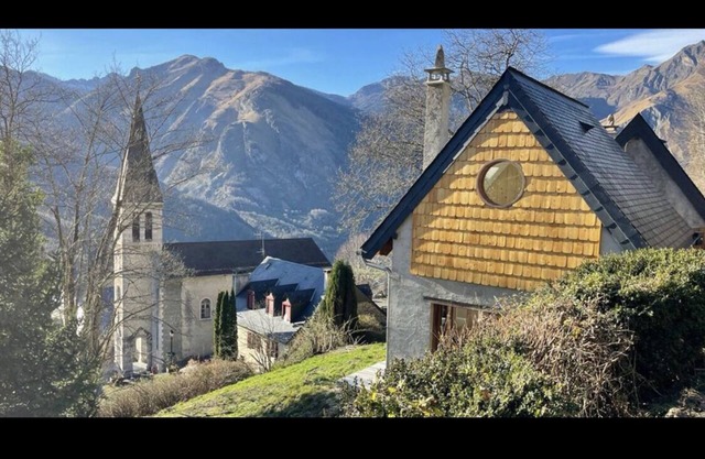 Small house in the heart of the Ossau valley