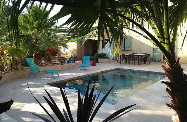 Small independent air-conditioned studio in a quiet location with private terraces and swimming pool