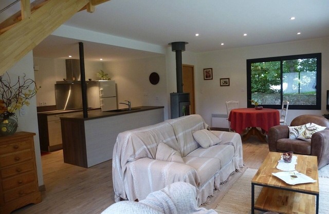 Small modern house tidy.