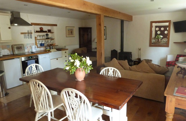 Smart barn conversion. Perfect touring location, for beaches, moors & Cornwall
