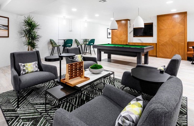 Smart Westchester 1BR w/ Gym, Pool, nr. LAX & beach, by Blueground