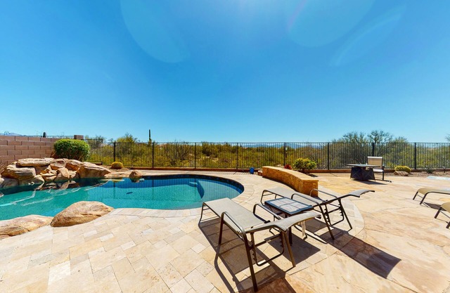 Snowbird-friendly home with fast WiFi, central AC, and private pool