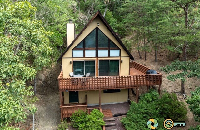 So-Close Chalet - Easy walk to Bryce Resort!