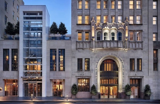 Soaring Ceilings and Floor-to-Ceiling Views in a Modern Loft Retreat