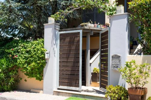 Sofis Cozy House Near Athens Airport