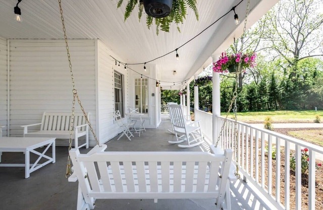 Sojourn at The Legacy Inn- The Eden Suite