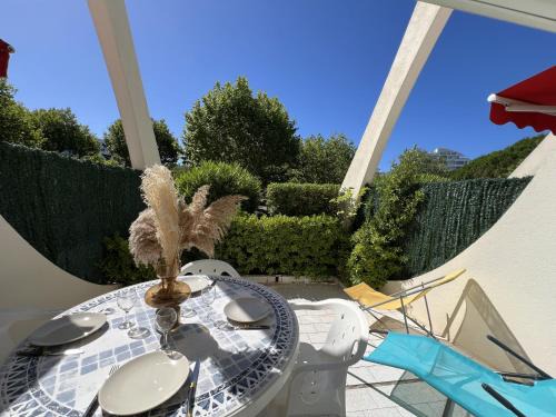Sol-y-Days Tropic, rez de jardin avec terrasse