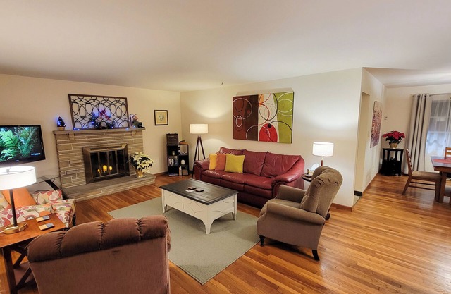 Solitude in the City! Beautiful home, easy access to all Columbus! 1/2 Acre Lot!