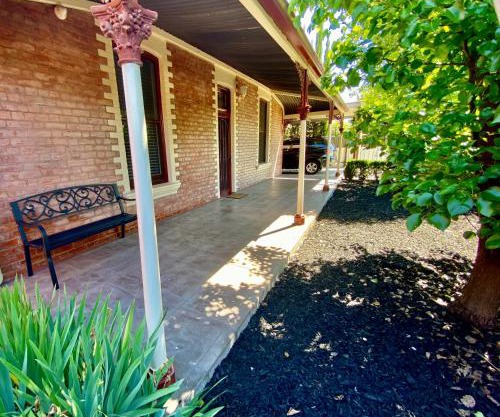 Somerby House! premium CBD escape, pets welcome