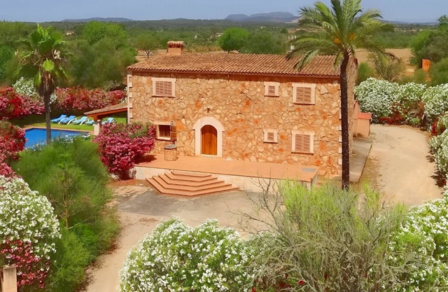 Son Mas 402 wonderful rustic finca with private pool, terrace, garden and air conditioning