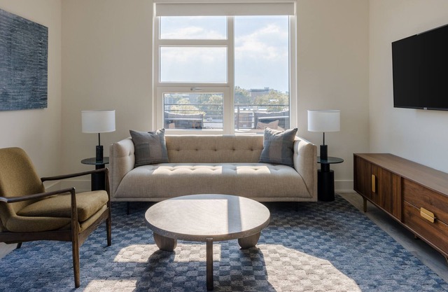 Sonder Vicino | One-Bedroom Apartment w/ Balcony