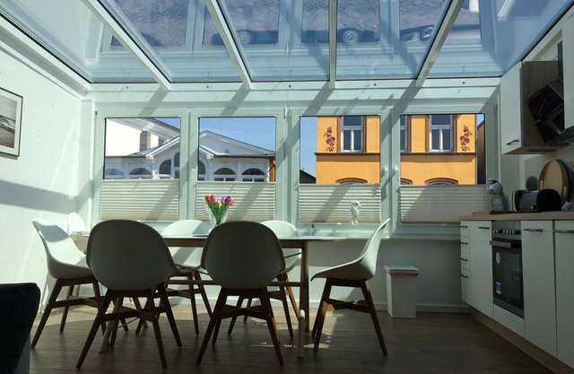 "Sonnensegler" Inside Outside: It could not be more central - with conservatory