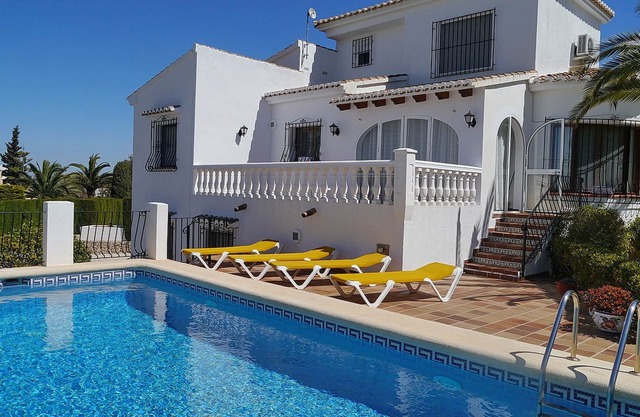 Sophie- family friendly, private pool, WIFI gratis!