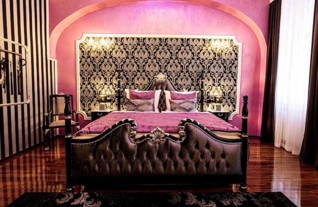 Sophie's Place "Love Edition"