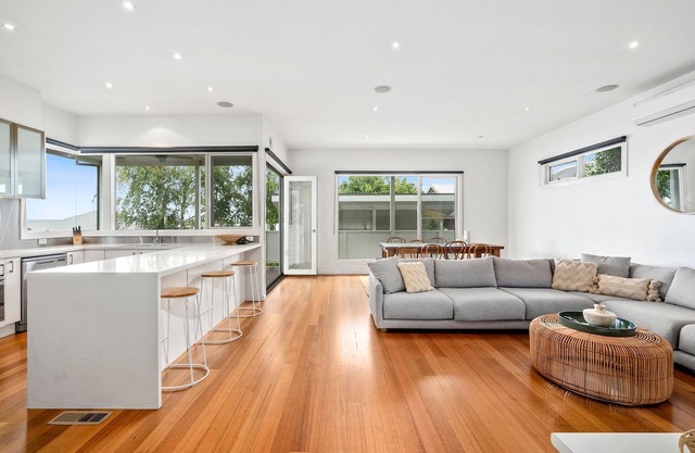 Sophisticated Family Sanctuary, Newtown
