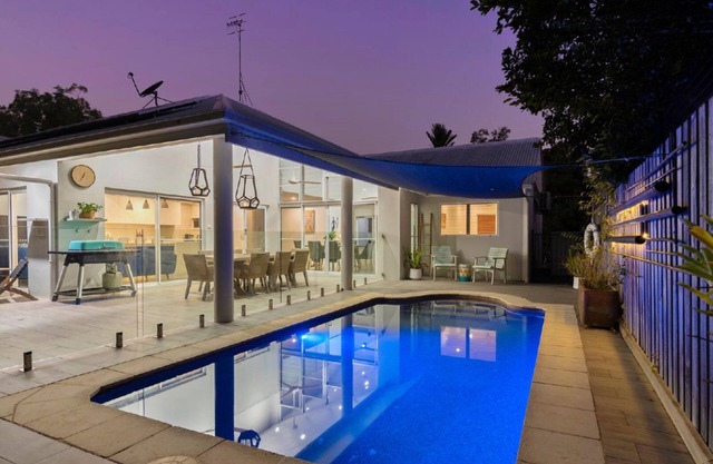 Sorrento By The Sea | 4 Bedrooms Close to Beach