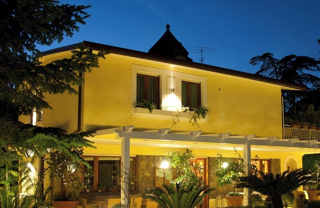 Sorrento Holidays – Villa Contessa - Luxury villa in Sorrento centre