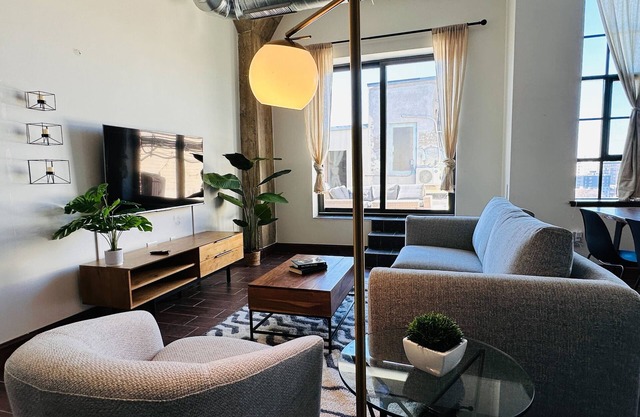 Sosuite 1BR Penthouse w Patio W D Gym