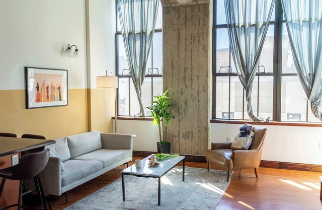 Sosuite | 2BR Apt w W/D, Gym, On-Site Restaurant