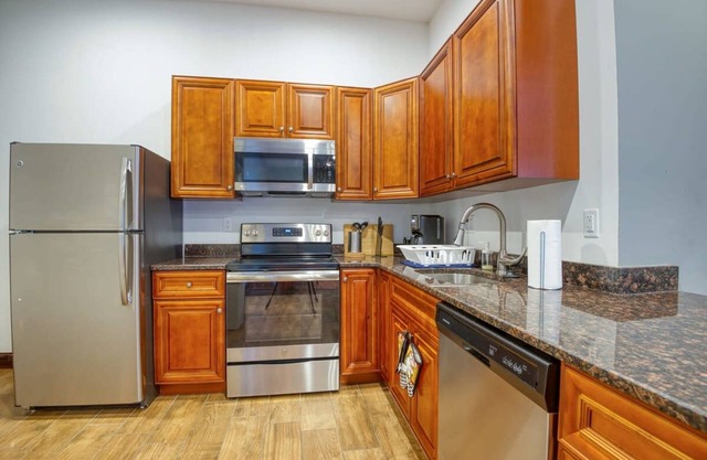 Sosuite 2BR Apt w W D Gym On-site Restaurant