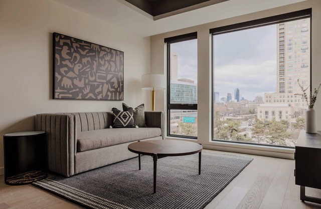 Sosuite | Corner 1BR Apt w Roof Deck, Gym, Laundry