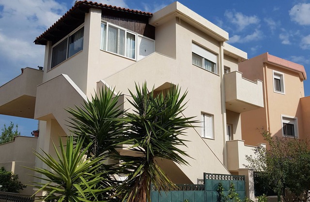 Soulas Place - Close to Athens International Airport, Beach, Shops, Restaurants