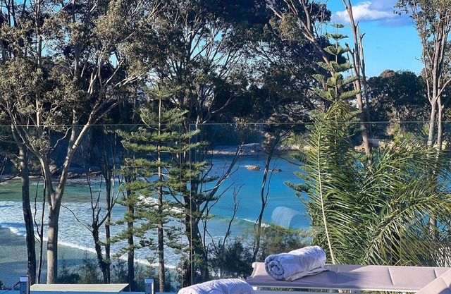 Soulshine Beachside Penthouse, views over Denhams Beach