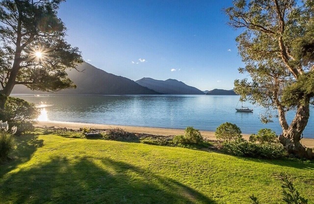 Sounds Magic - Moetapu Bay Bach