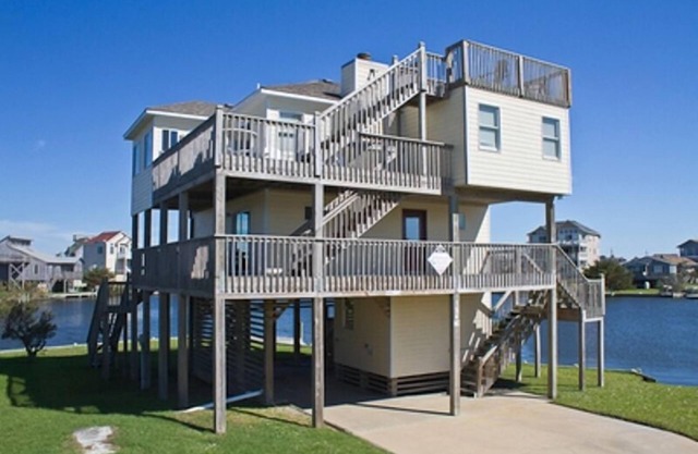 Soundside Waterfront w/Kinnakeet Pool, Pickleball & Tennis- Kayaks Included