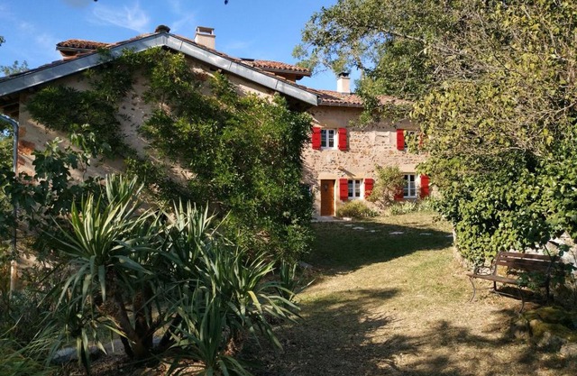 SOUTH BURGUNDY country house MONT CHEF