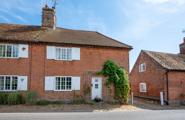 South West Cottage - Three Bedroom House, Sleeps 4