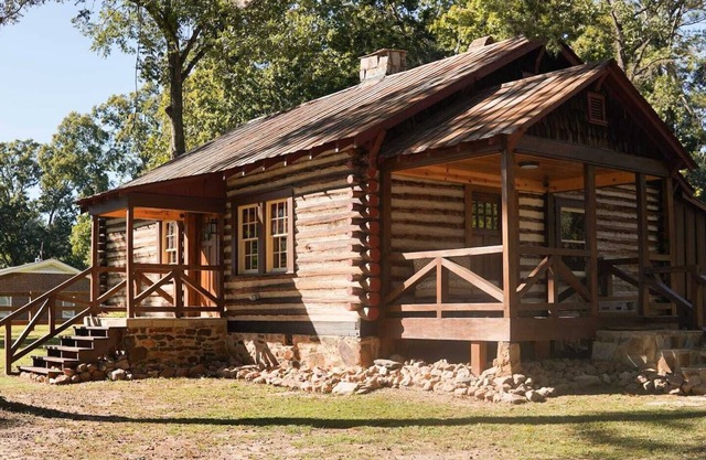 Southern Rustic cabin CLOSE to Stone Mountain Park