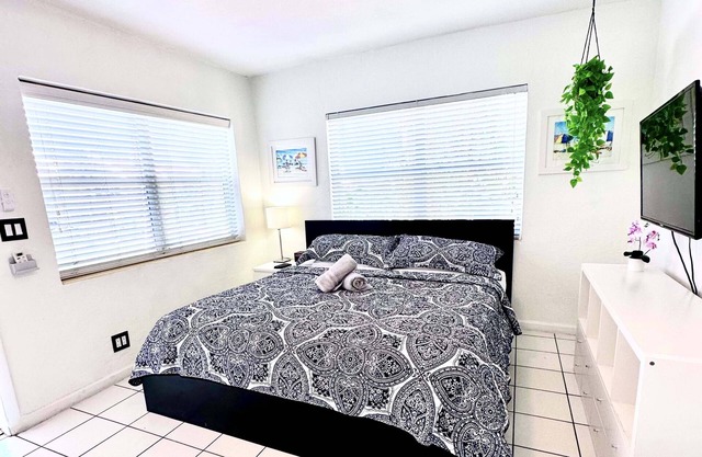 Southwinds #6 for 3 Just Steps from the beach