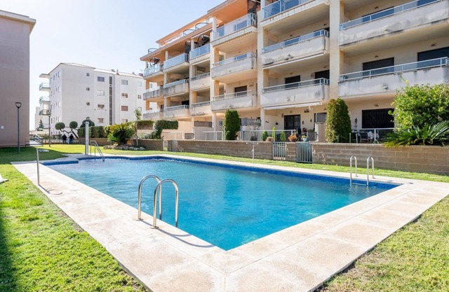Spacious family apartment on Costa Daurada shore