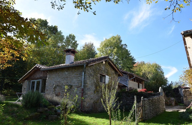 Spacious Cottage With Lovely Views And Garden/woodland, Privately Situated