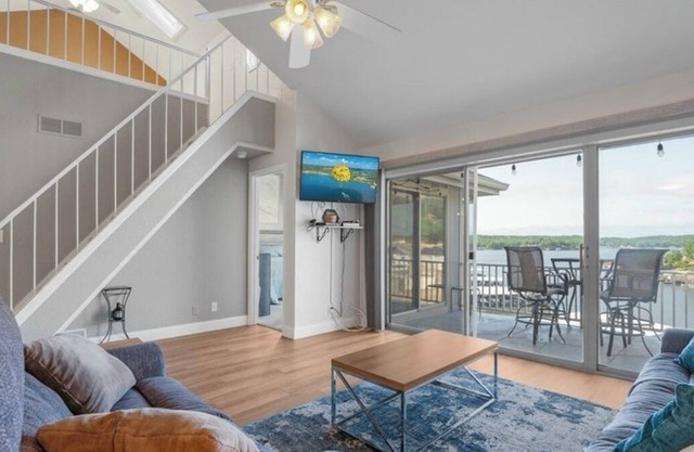 Spacious 3-bedroom condo with penthouse balcony and beautiful lake views.