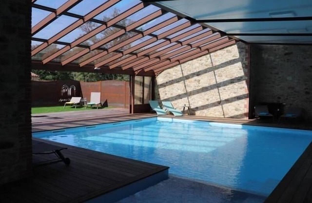 Spacious 18th Century Home with Pool & Leisure Room, Sleeps 10