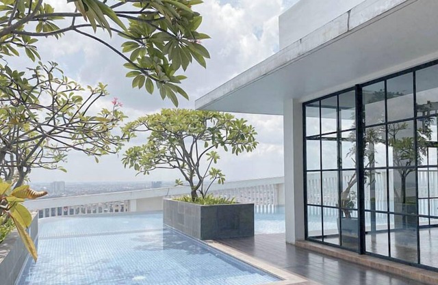 Spacious 1BR Apartment at One East Penthouse Residence